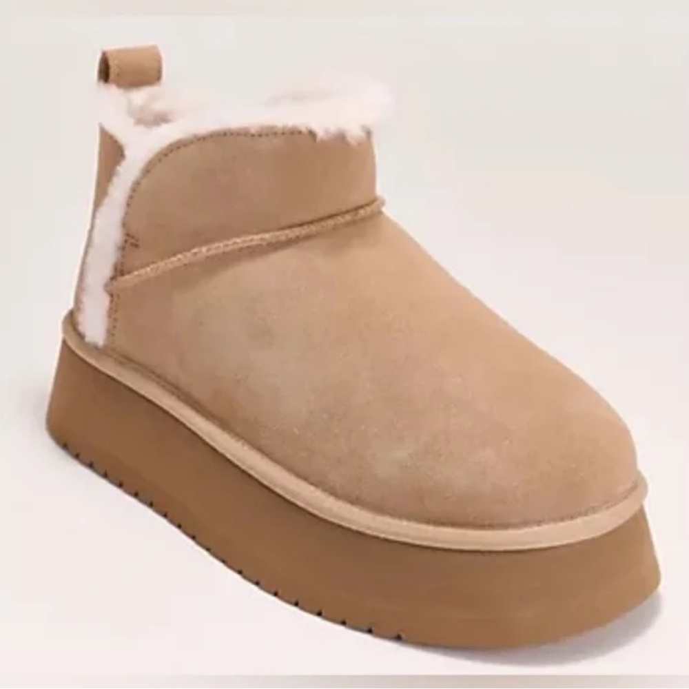 Koolaburra by Ugg Ultra Mini Platform Boots Size 9